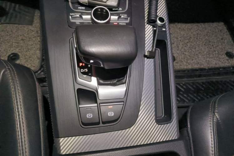 Used Audi Q5L 2020 45 TFSI Prestige Fashion Model Gear Lever