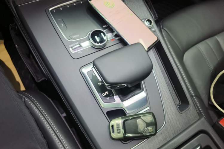 Used Audi Q5L 2020 45 TFSI Prestige Elegant Edition Gear Lever