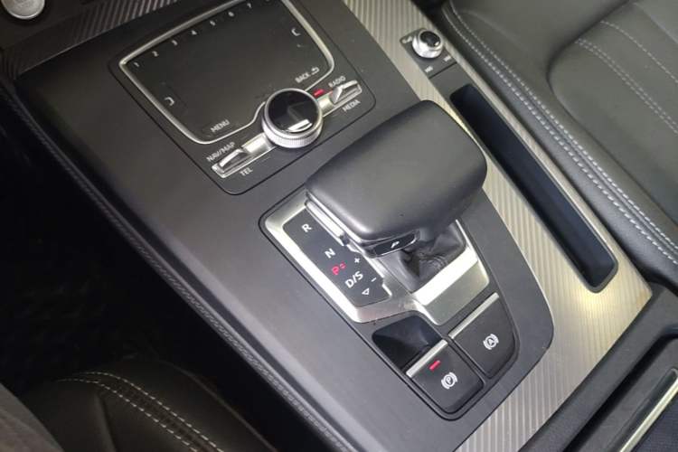 Used Audi Q5L 2020 45 TFSI Prestige Fashion Model Gear Lever