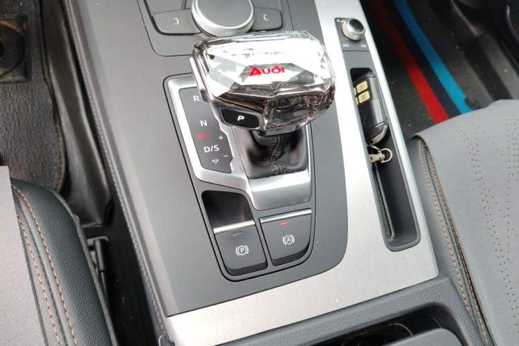 Used Audi Q5L 2020 40 TFSI Prestige Edition Gear Lever