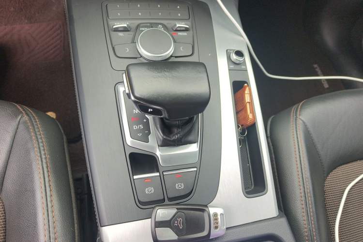 Used Audi Q5L 2020 Revised 40 TFSI Prestige Edition Gear Lever