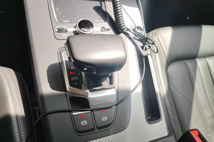 Used Audi Q5L 2020 45 TFSI Prestige Fashion Model Gear Lever