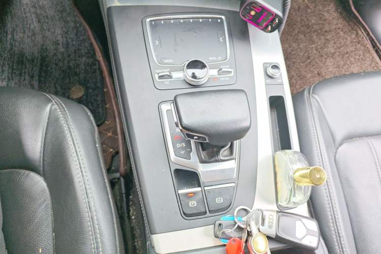 Used Audi Q5L 2020 Updated 40 TFSI Prestige Fashion Edition Gear Lever