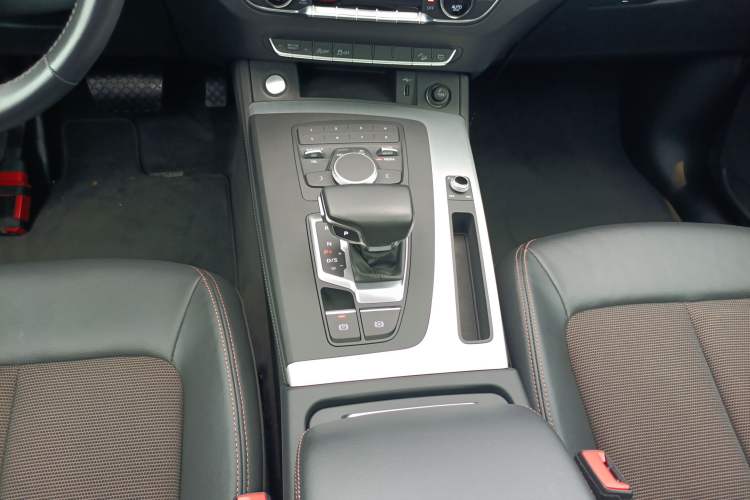 Used Audi Q5L 2020 40 TFSI Prestige Edition Gear Lever