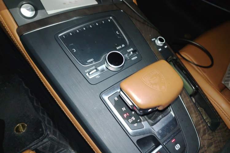 Used Audi Q5L 2020 45 TFSI Prestige Elegant Edition Gear Lever