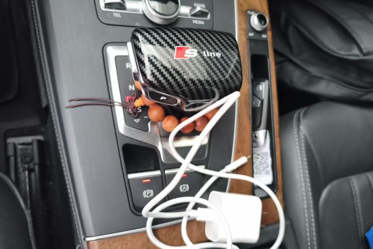 Used Audi Q5L 2020 Updated 40 TFSI Prestige Fashion Edition Gear Lever