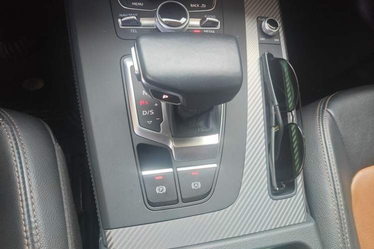 Used Audi Q5L 2020 45 TFSI Prestige Fashion Model Gear Lever