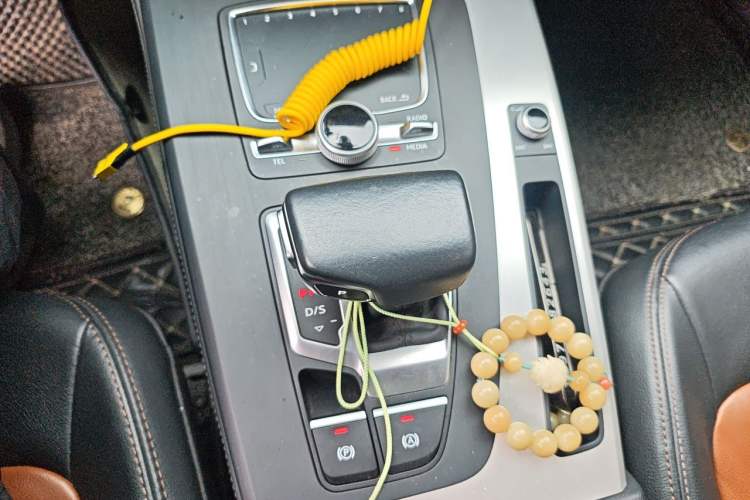 Used Audi Q5L 2020 Updated 40 TFSI Prestige Fashion Edition Gear Lever