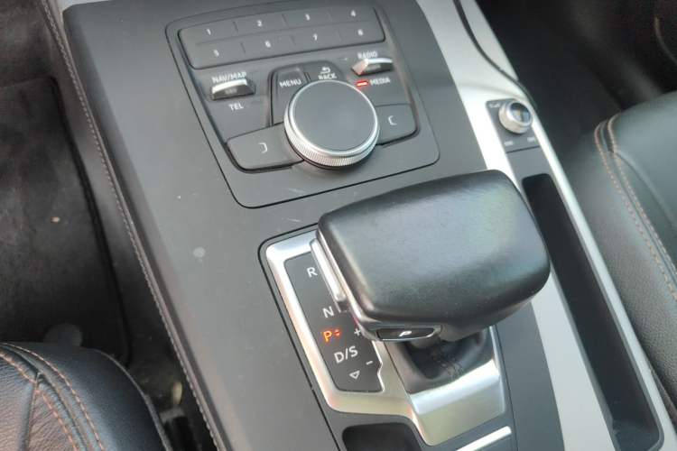 Used Audi Q5L 2020 Revised 40 TFSI Prestige Edition Gear Lever