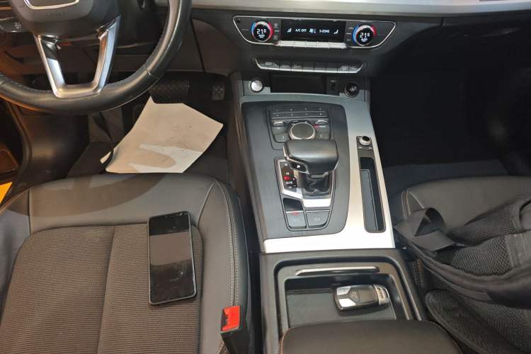 Used Audi Q5L 2020 40 TFSI Prestige Edition Gear Lever