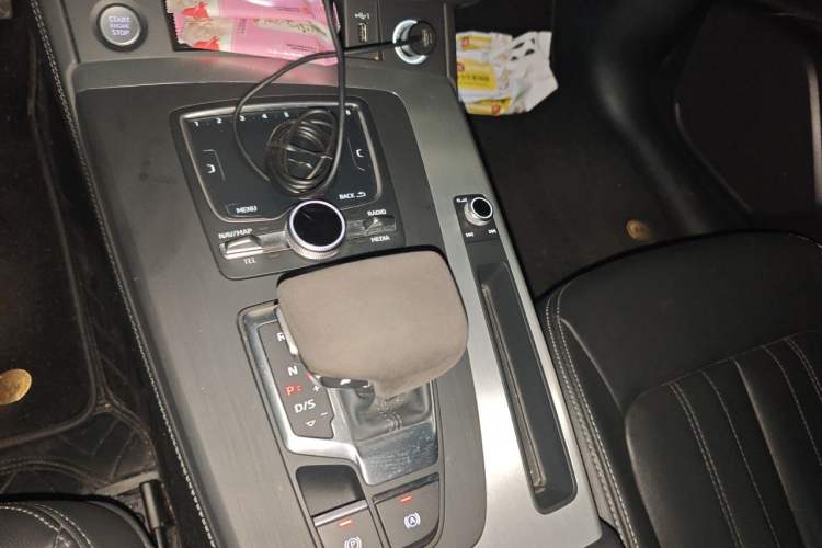 Used Audi Q5L 2020 Updated 40 TFSI Prestige Fashion Edition Gear Lever