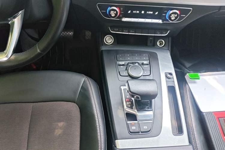 Used Audi Q5L 2020 40 TFSI Prestige Edition Gear Lever