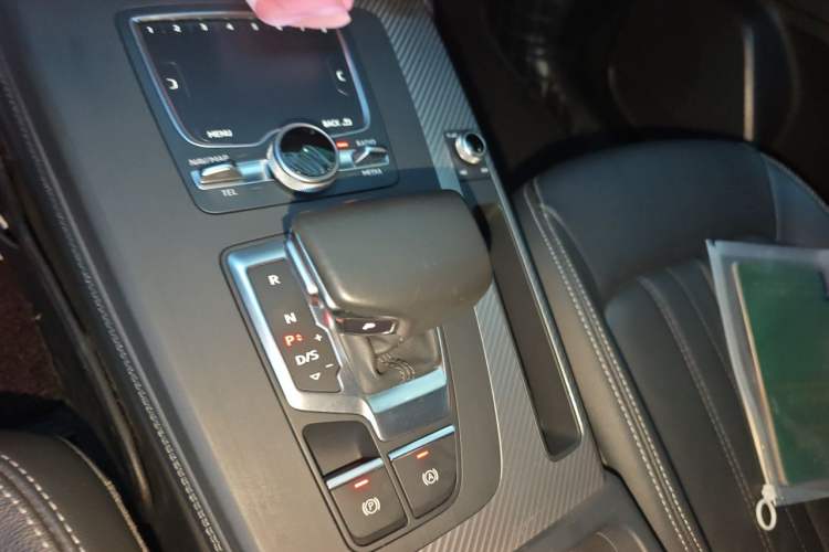 Used Audi Q5L 2020 45 TFSI Prestige Fashion Model Gear Lever