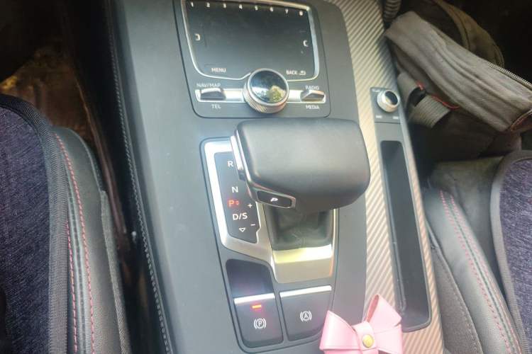 Used Audi Q5L 2020 45 TFSI Prestige Sport Edition Gear Lever