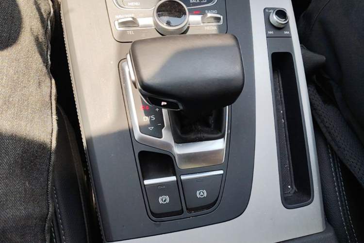 Used Audi Q5L 2020 40 TFSI Prestige Fashion Edition Gear Lever