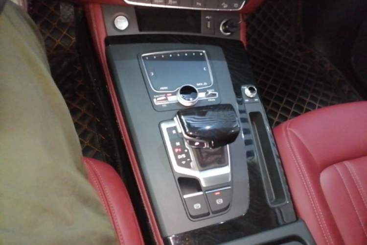 Used Audi Q5L 2020 Updated 40 TFSI Prestige Fashion Edition Gear Lever