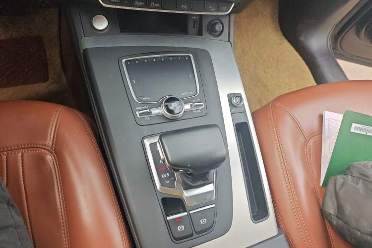 Used Audi Q5L 2020 Updated 40 TFSI Prestige Fashion Edition Gear Lever