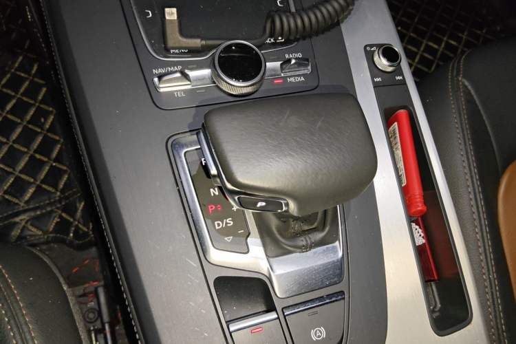 Used Audi Q5L 2020 40 TFSI Prestige Fashion Edition Gear Lever