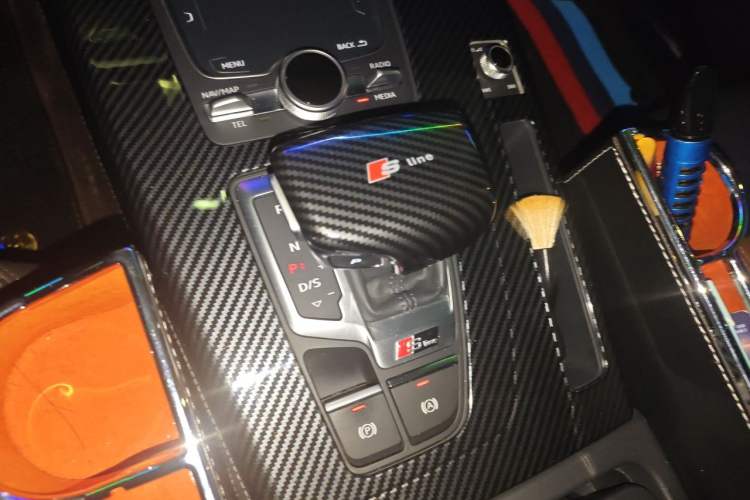 Used Audi Q5L 2020 Updated 40 TFSI Prestige Fashion Edition Gear Lever