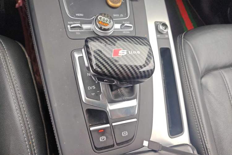 Used Audi Q5L 2020 Updated 40 TFSI Prestige Fashion Edition Gear Lever