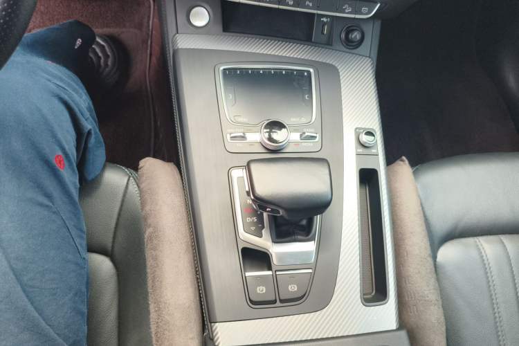 Used Audi Q5L 2020 45 TFSI Prestige Fashion Model Gear Lever