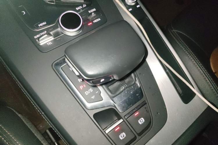 Used Audi Q5L 2020 40 TFSI Prestige Fashion Edition Gear Lever
