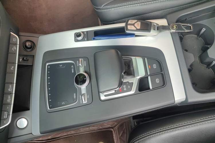 Used Audi Q5L 2020 Updated 40 TFSI Prestige Fashion Edition Gear Lever