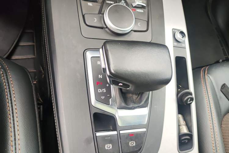 Used Audi Q5L 2020 Revised 40 TFSI Prestige Edition Gear Lever