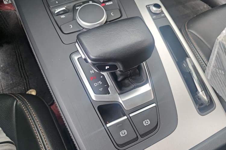 Used Audi Q5L 2020 Revised 40 TFSI Prestige Edition Gear Lever