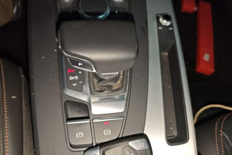 Used Audi Q5L 2020 40 TFSI Prestige Edition Gear Lever
