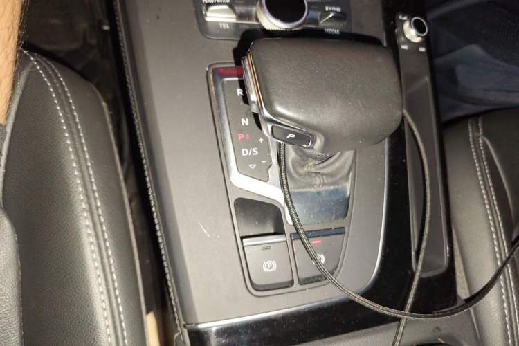 Used Audi Q5L 2020 Updated 40 TFSI Prestige Fashion Edition Gear Lever