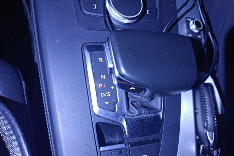 Used Audi Q5L 2020 Revised 40 TFSI Prestige Edition Gear Lever