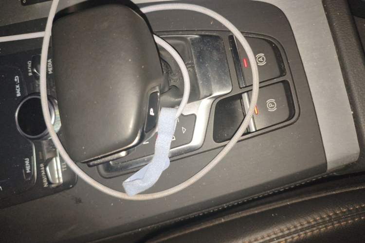 Used Audi Q5L 2020 Updated 40 TFSI Prestige Fashion Edition Gear Lever