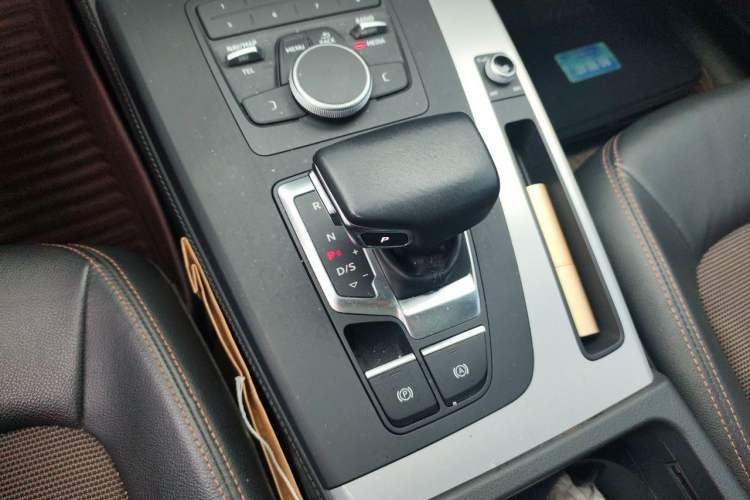 Used Audi Q5L 2020 40 TFSI Prestige Edition Gear Lever