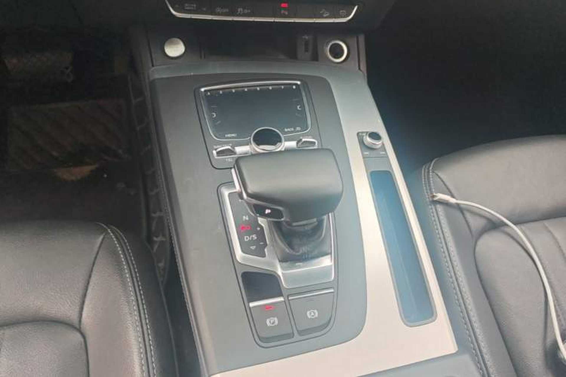 Used Audi Q5L 2020 Updated 40 TFSI Prestige Fashion Edition Gear Lever