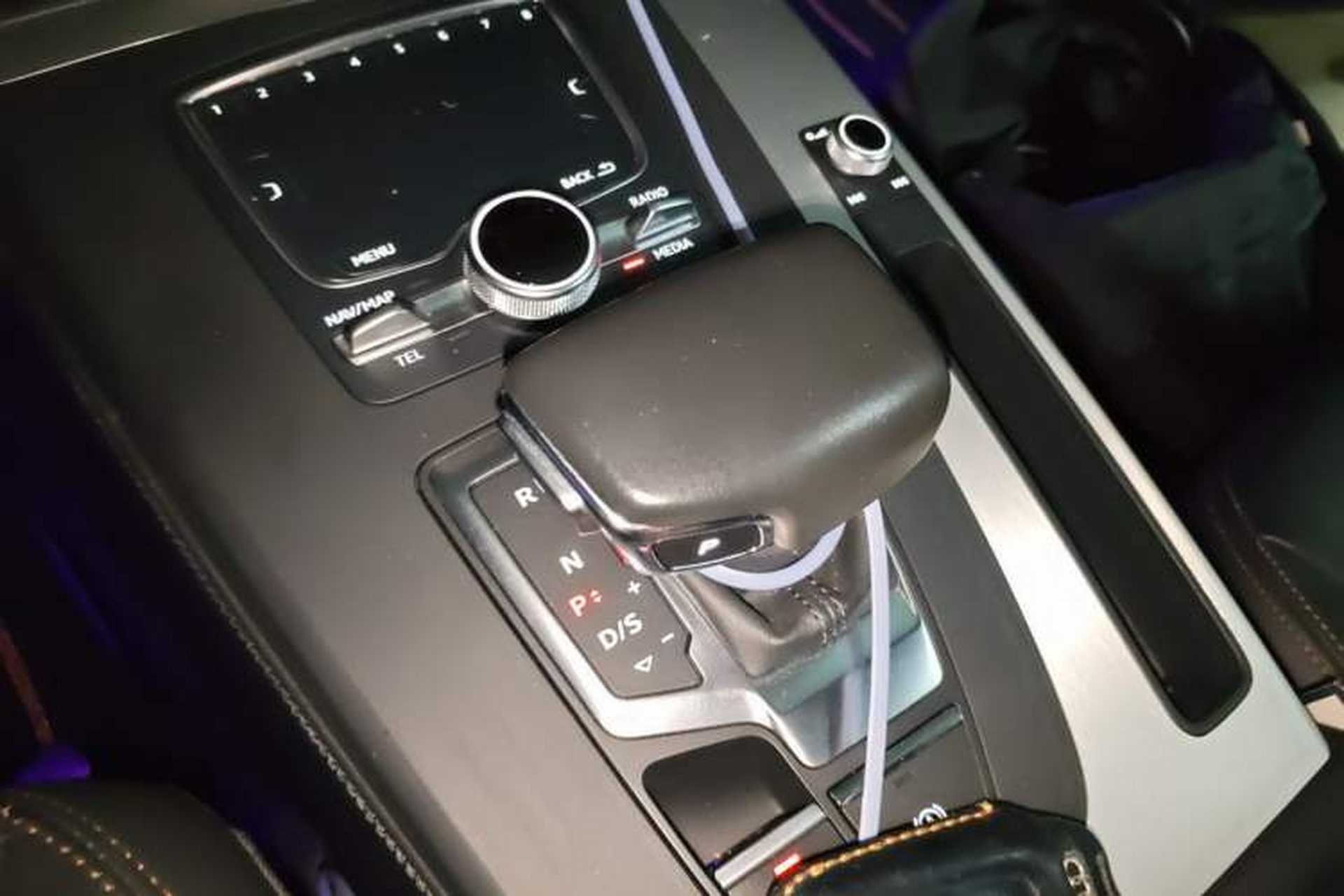 Used Audi Q5L 2020 Updated 40 TFSI Prestige Fashion Edition Gear Lever
