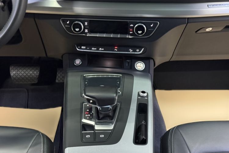 Used Audi Q5L 2020 Updated 40 TFSI Prestige Fashion Edition Gear Lever