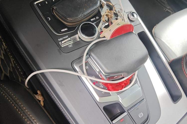 Used Audi Q5L 2020 Updated 40 TFSI Prestige Fashion Edition Gear Lever