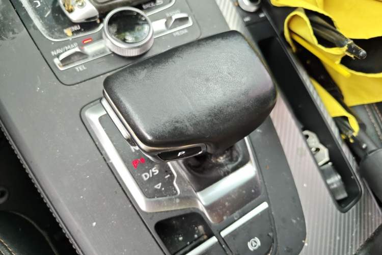 Used Audi Q5L 2020 45 TFSI Prestige Fashion Model Gear Lever