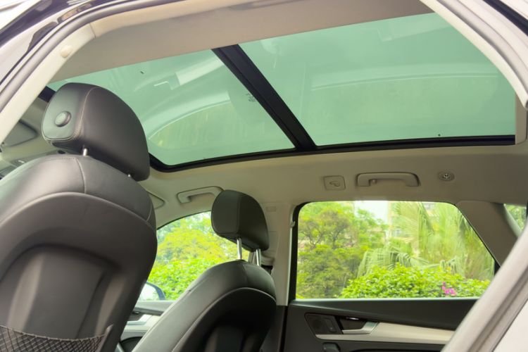 Used Audi Q5L 2020 Updated 40 TFSI Prestige Fashion Edition Headliner