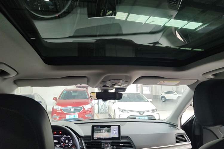Used Audi Q5L 2020 45 TFSI Prestige Fashion Model Headliner