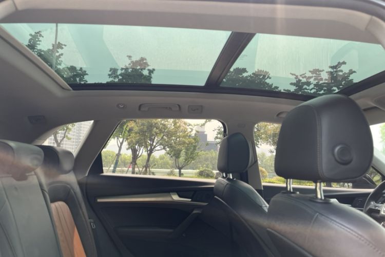 Used Audi Q5L 2020 45 TFSI Prestige Fashion Model Headliner