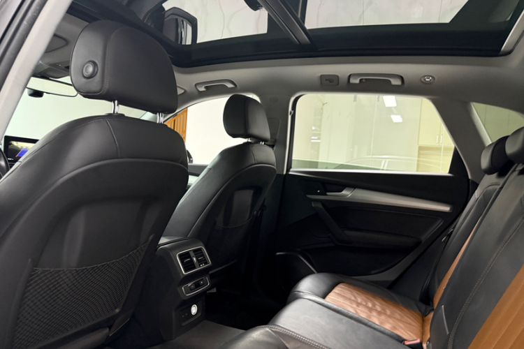 Used Audi Q5L 2020 Updated 40 TFSI Prestige Fashion Edition Headliner
