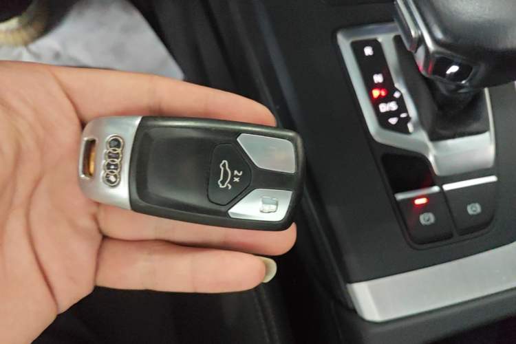 Used Audi Q5L 2020 Updated 40 TFSI Prestige Fashion Edition Interior 1