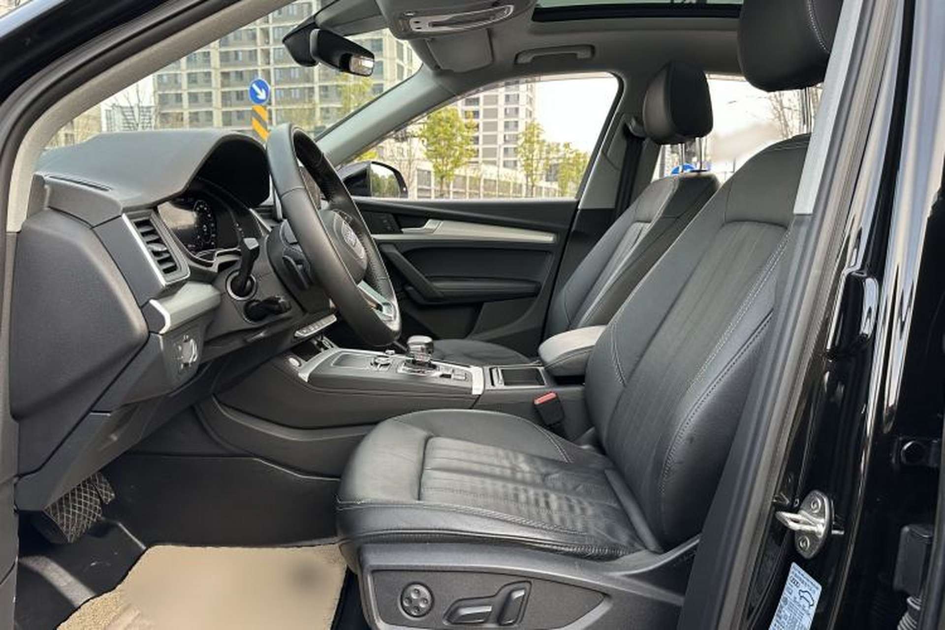 Used Audi Q5L 2020 Updated 40 TFSI Prestige Fashion Edition Interior 1