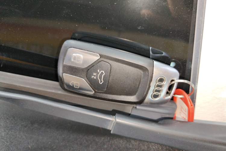 Used Audi Q5L 2020 Updated 40 TFSI Prestige Fashion Edition Interior 1
