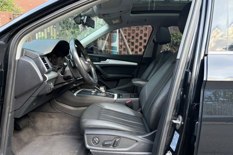 Used Audi Q5L 2020 Updated 40 TFSI Prestige Fashion Edition Interior 1