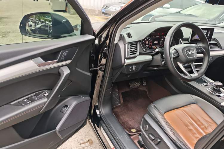 Used Audi Q5L 2020 Updated 40 TFSI Prestige Fashion Edition Interior 3