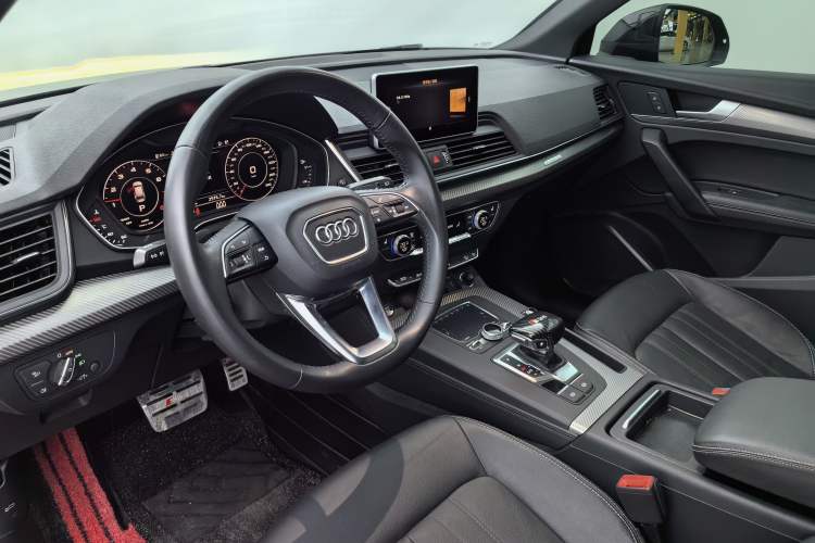 Used Audi Q5L 2020 45 TFSI Prestige Fashion Model Interior 3