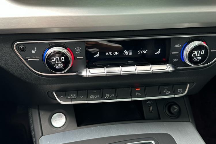 Used Audi Q5L 2020 Updated 40 TFSI Prestige Fashion Edition Interior 4